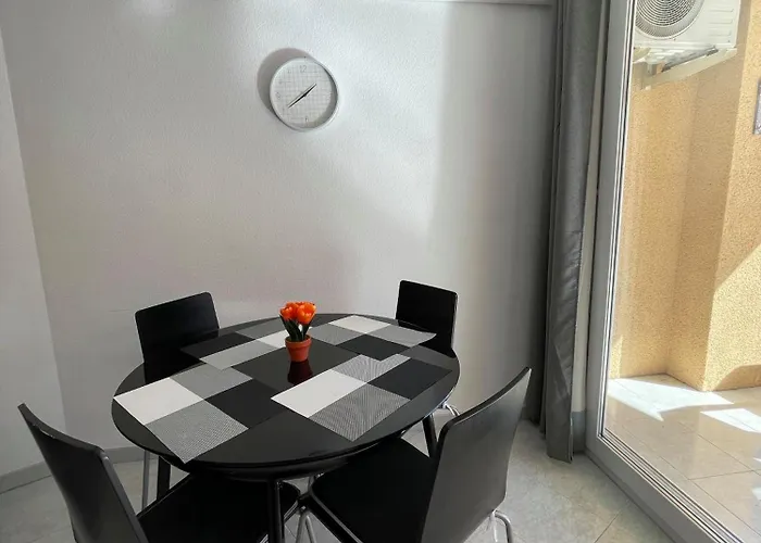 Apolo 7 Centro 250m Playa